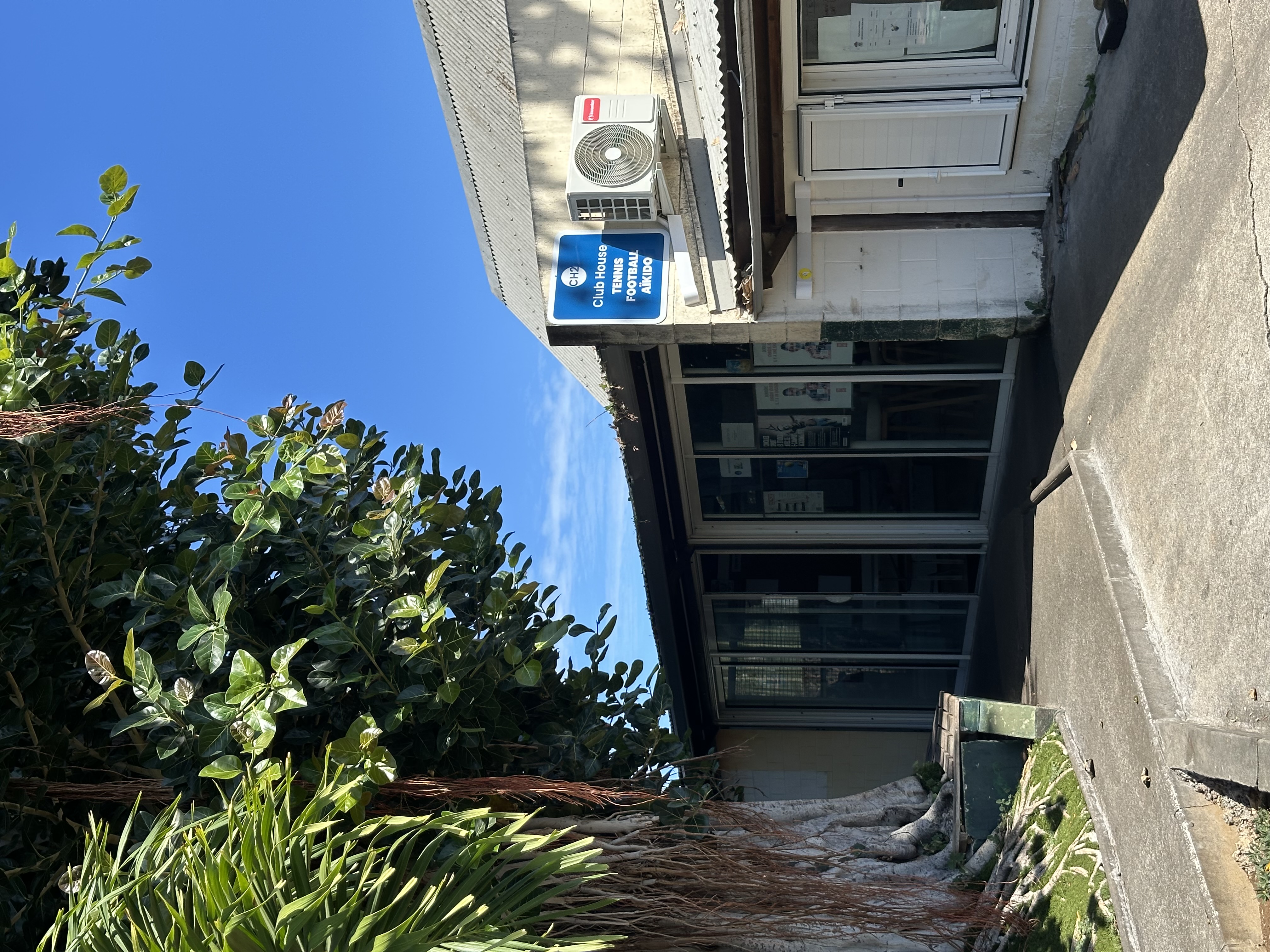 Nouveaux courts du TC Casabona à Saint-Pierre